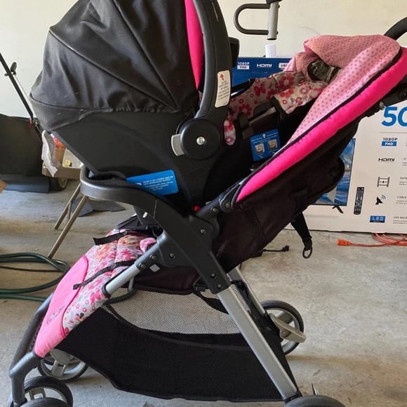 Minnie Mouse car seat & stroller - Picture 3 of 6